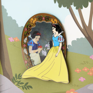 Snow White Lenticular Princess Series 3" Collector Box Pin